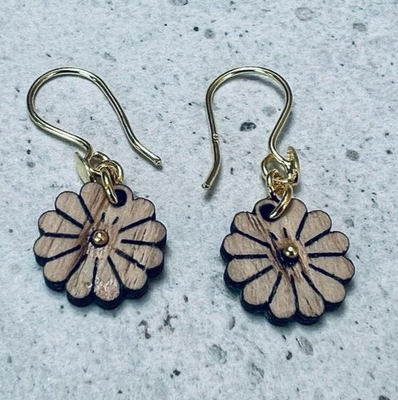 Marguerit ørering i ege finér