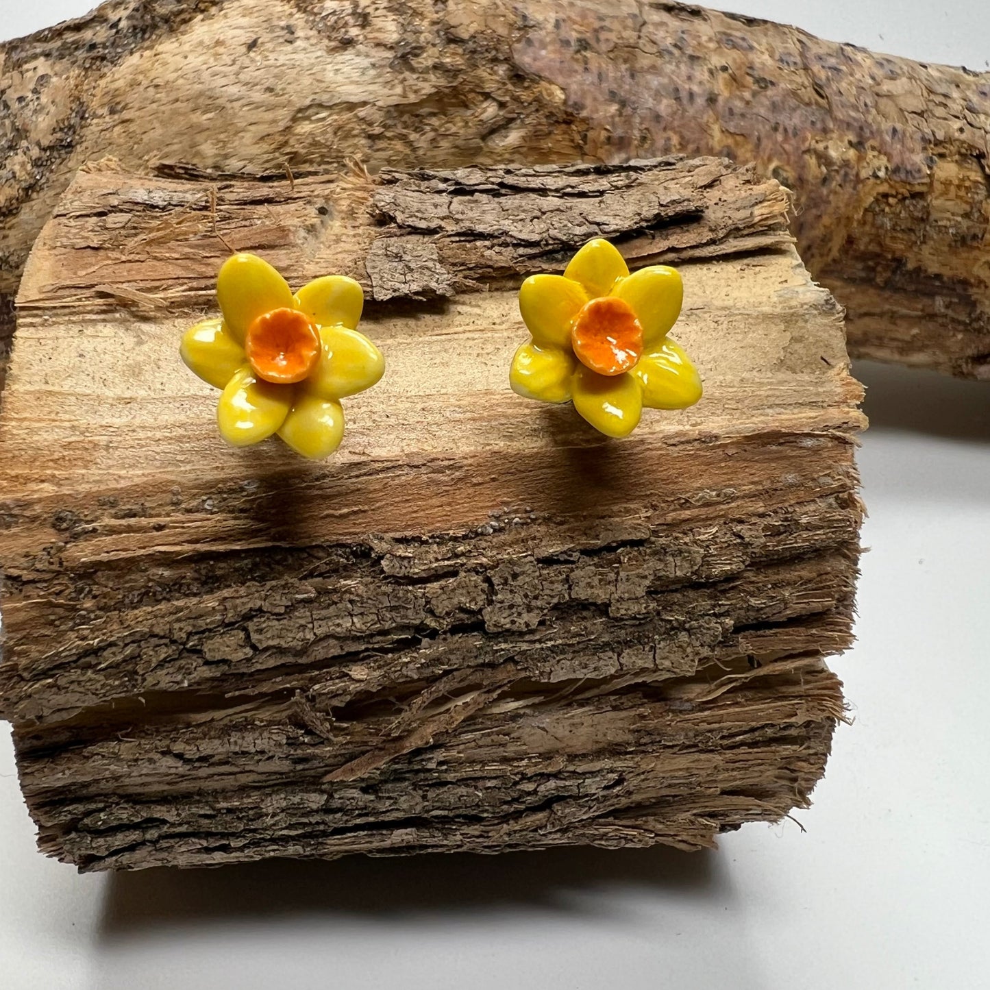 Porcelænsørestik påskelilje  'Sig det med blomster - til Mors Dag'