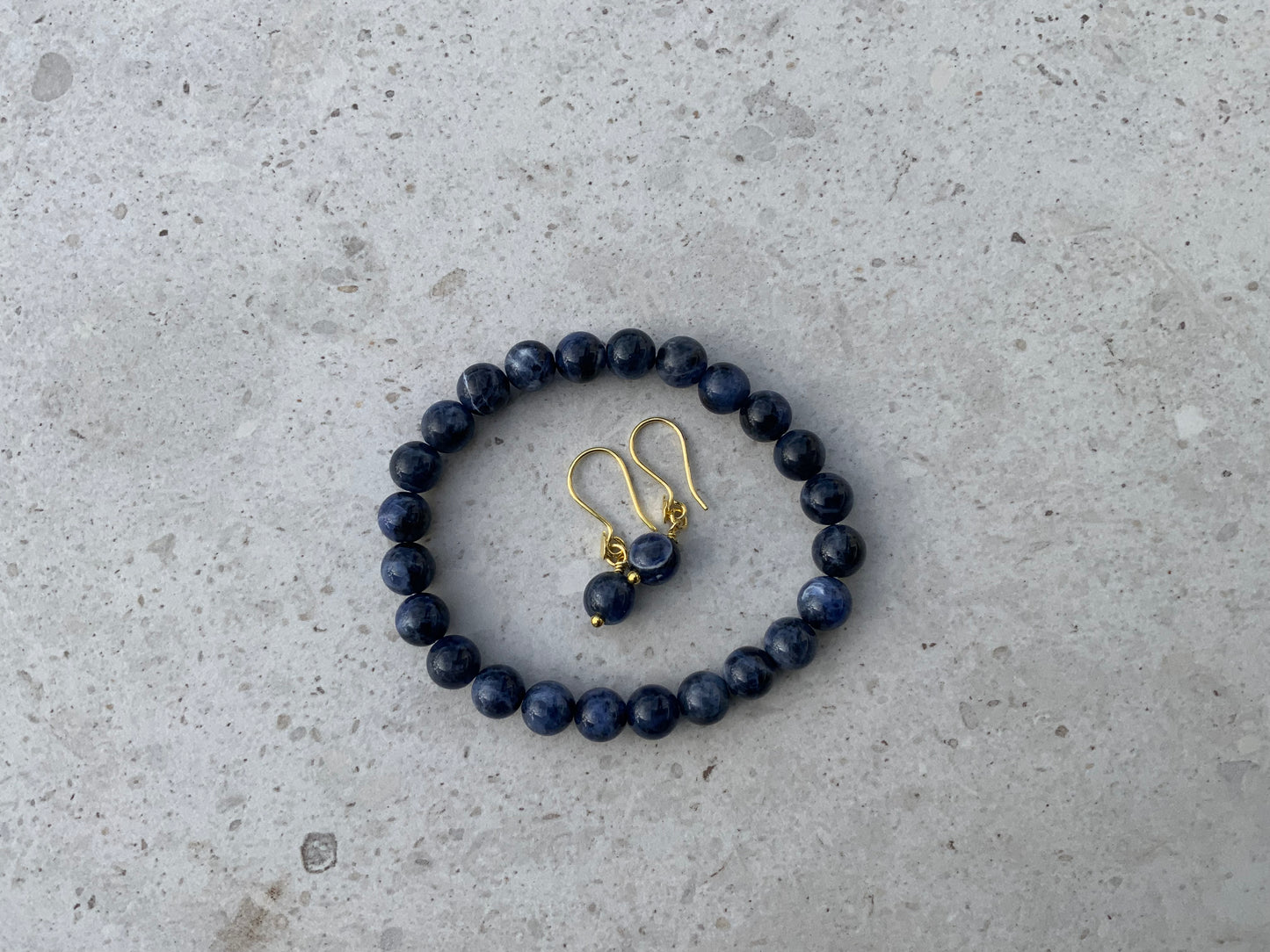 Majtilbud - armbånd og ørering i sodalit
