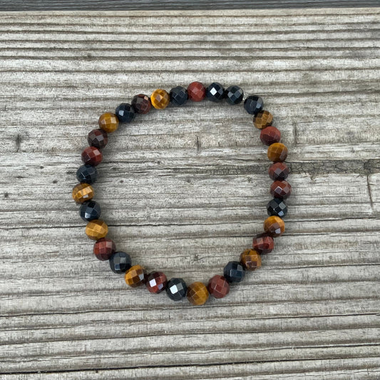 Armbånd i facetslebet tigerøje
