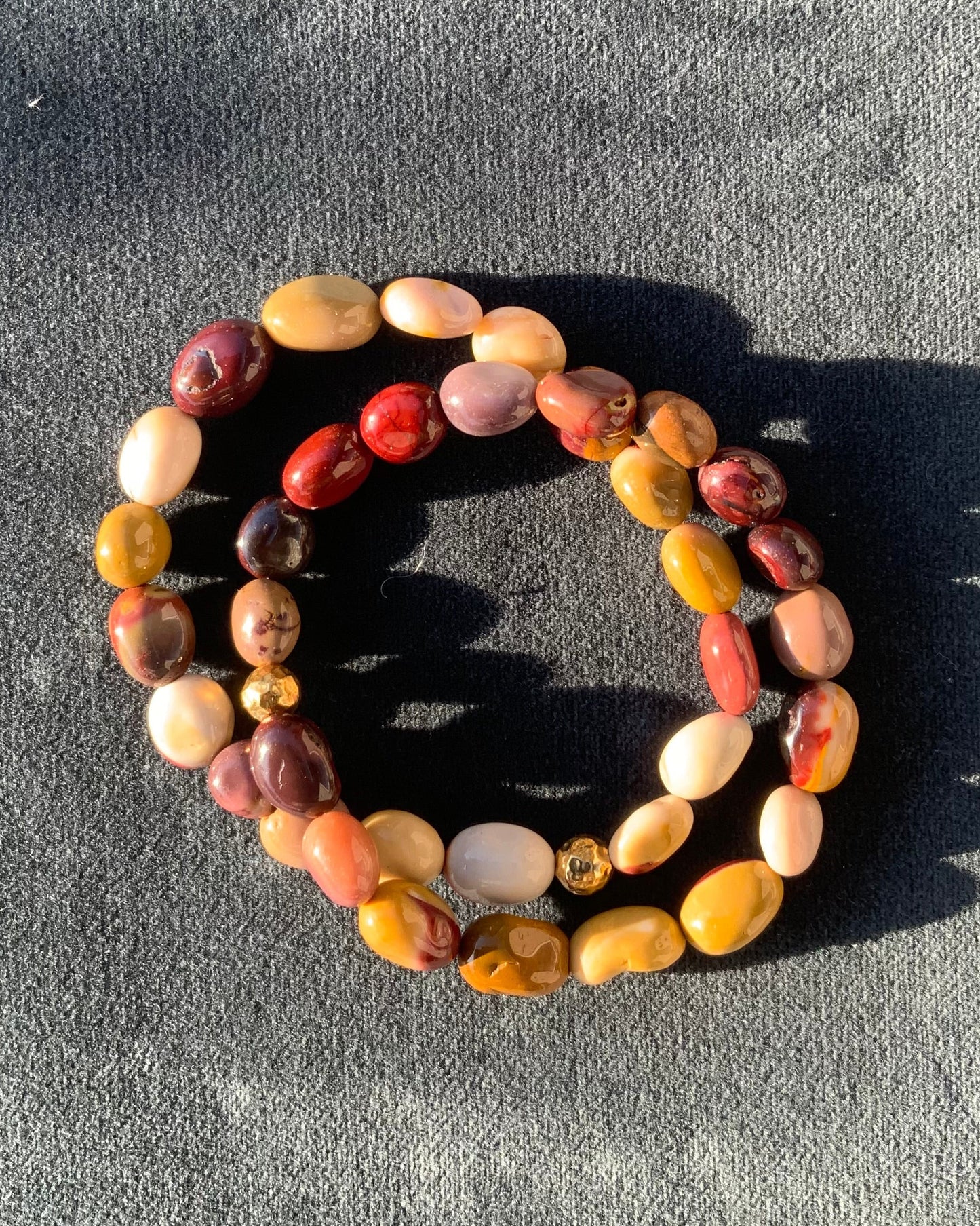 Armbånd i mokait nugget