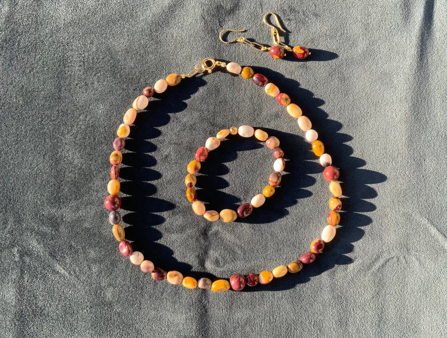 Øreringe i mokait nugget