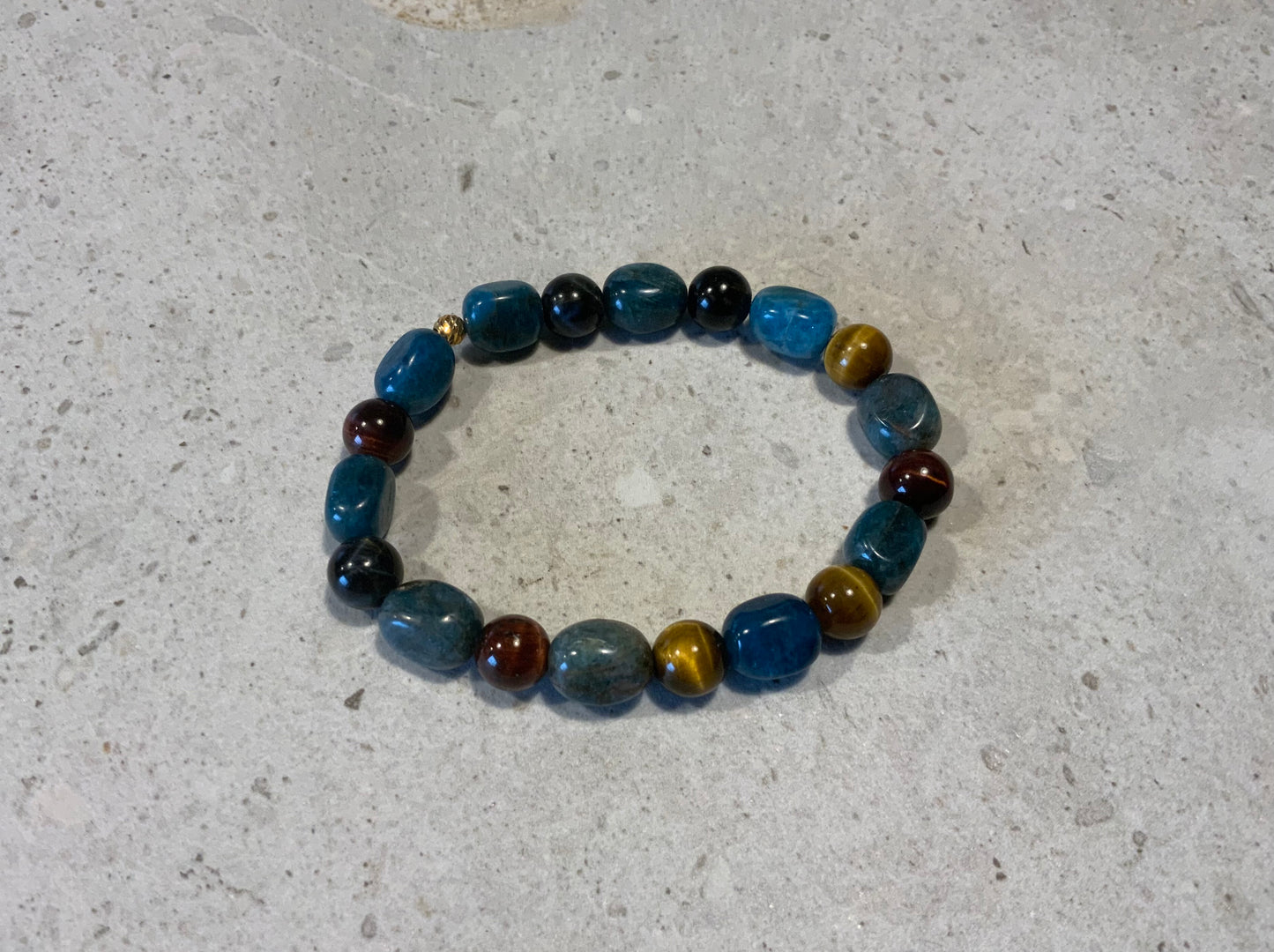 Blå apatit og tigerøje armbånd