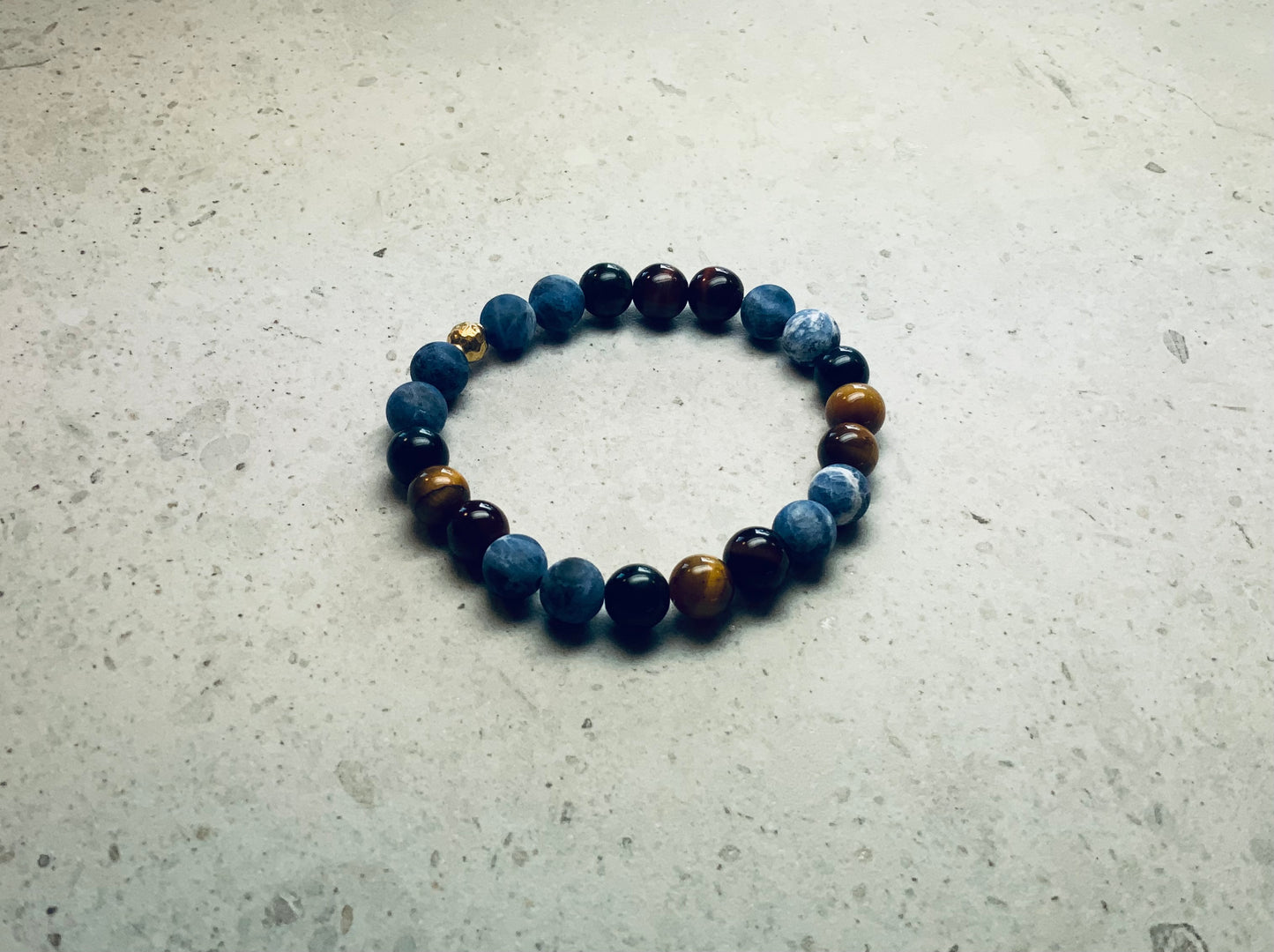 Tigerøje og sodalit armbånd
